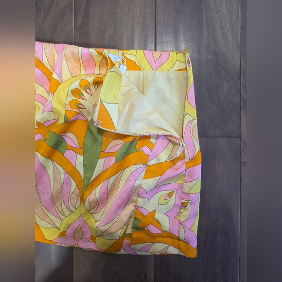 NWT ASTR The Label Retro Floral Mini Skirt Size Small Bright Multicolor - Picture 4 of 5
